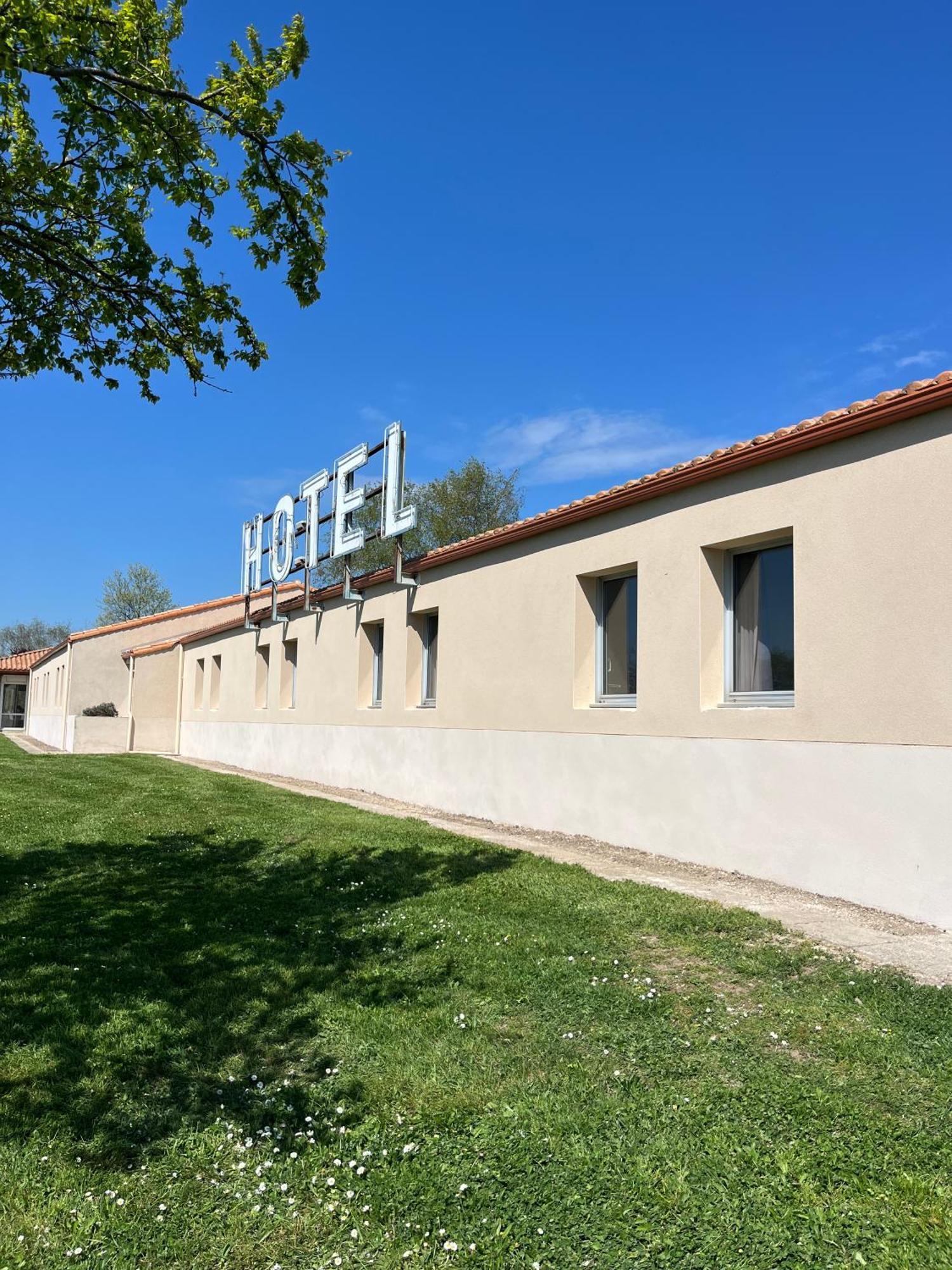 Hotel La Petite Auberge Chambretaud المظهر الخارجي الصورة